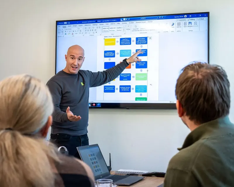 BOS Academy training session for partners and service engineers